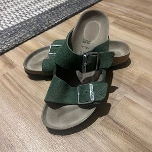 Women’s Birkenstock Arizona Sandal, Size 38